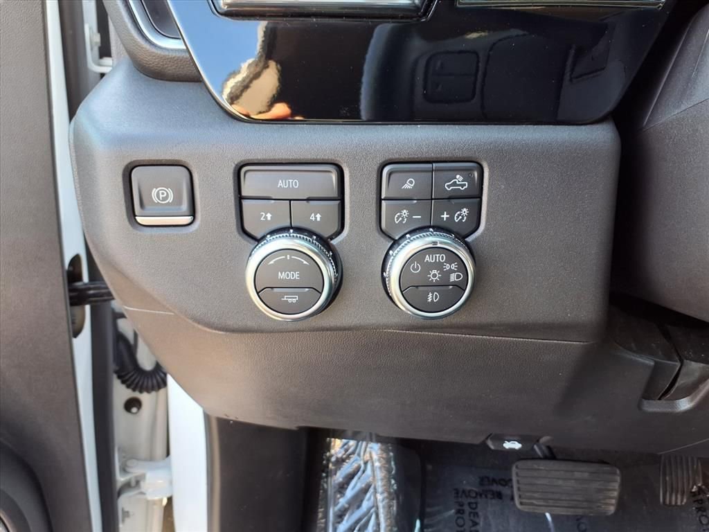 Used 2024 GMC Sierra 1500 SLT image 13