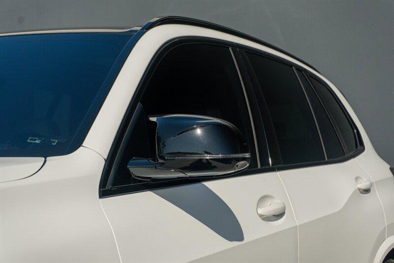 Used 2025 BMW X5 M Competition w/ Executive Package image 29