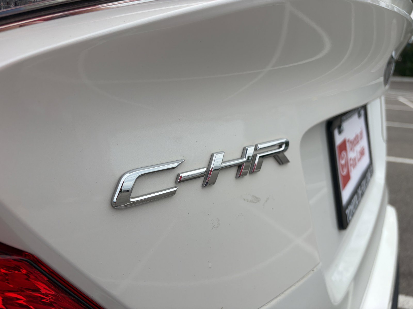 Used 2020 Toyota C-HR LE FWD image 35