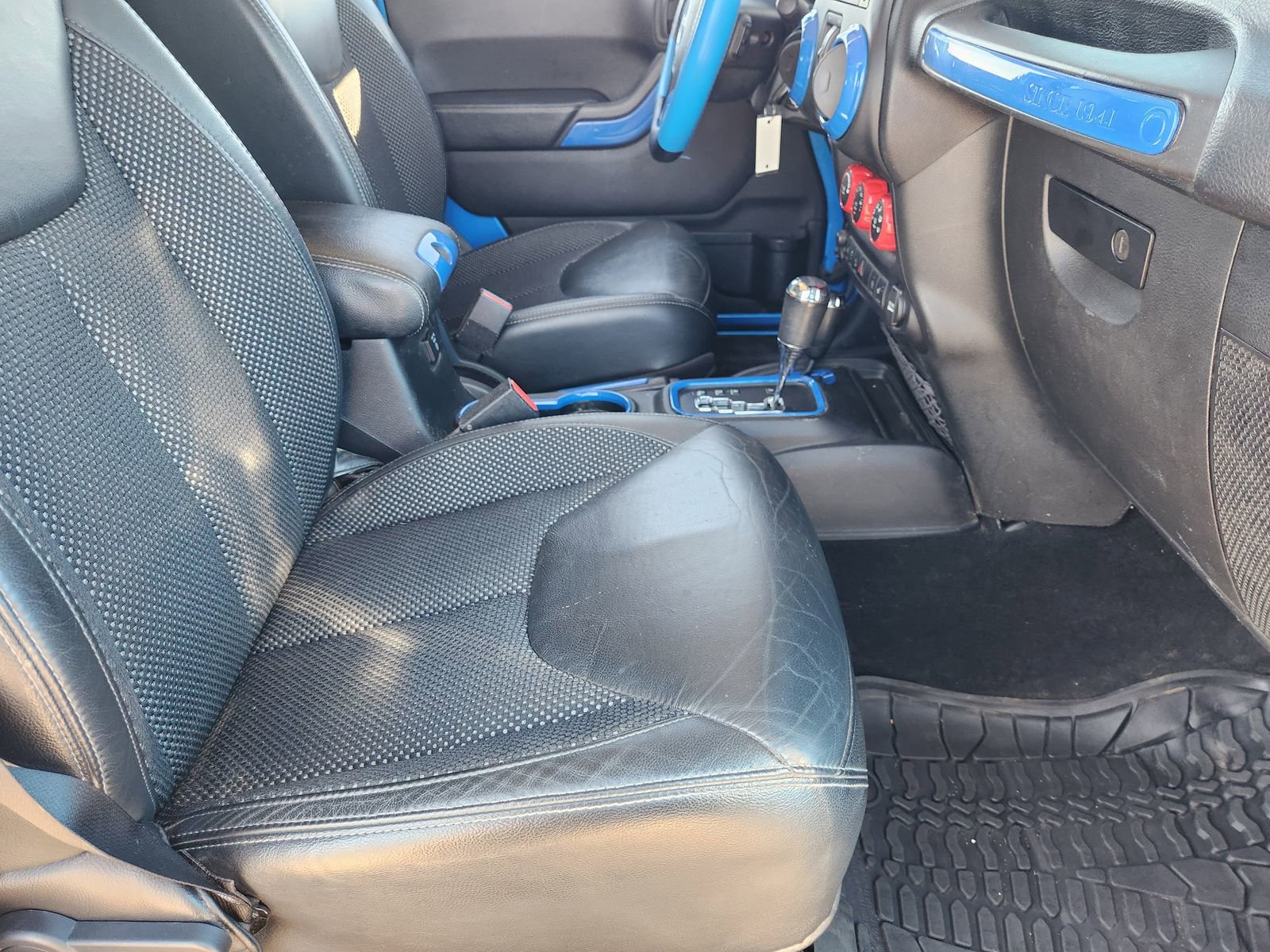 Used 2016 Jeep Wrangler Unlimited Sahara image 17