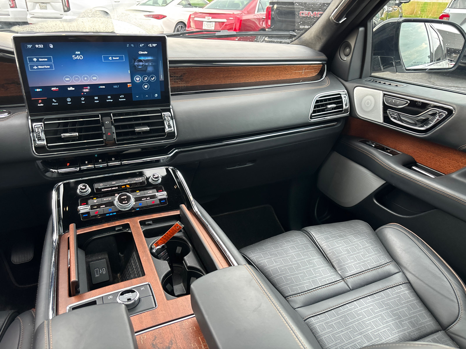 Used 2023 Lincoln Navigator L Black Label AWD/4WD image 30