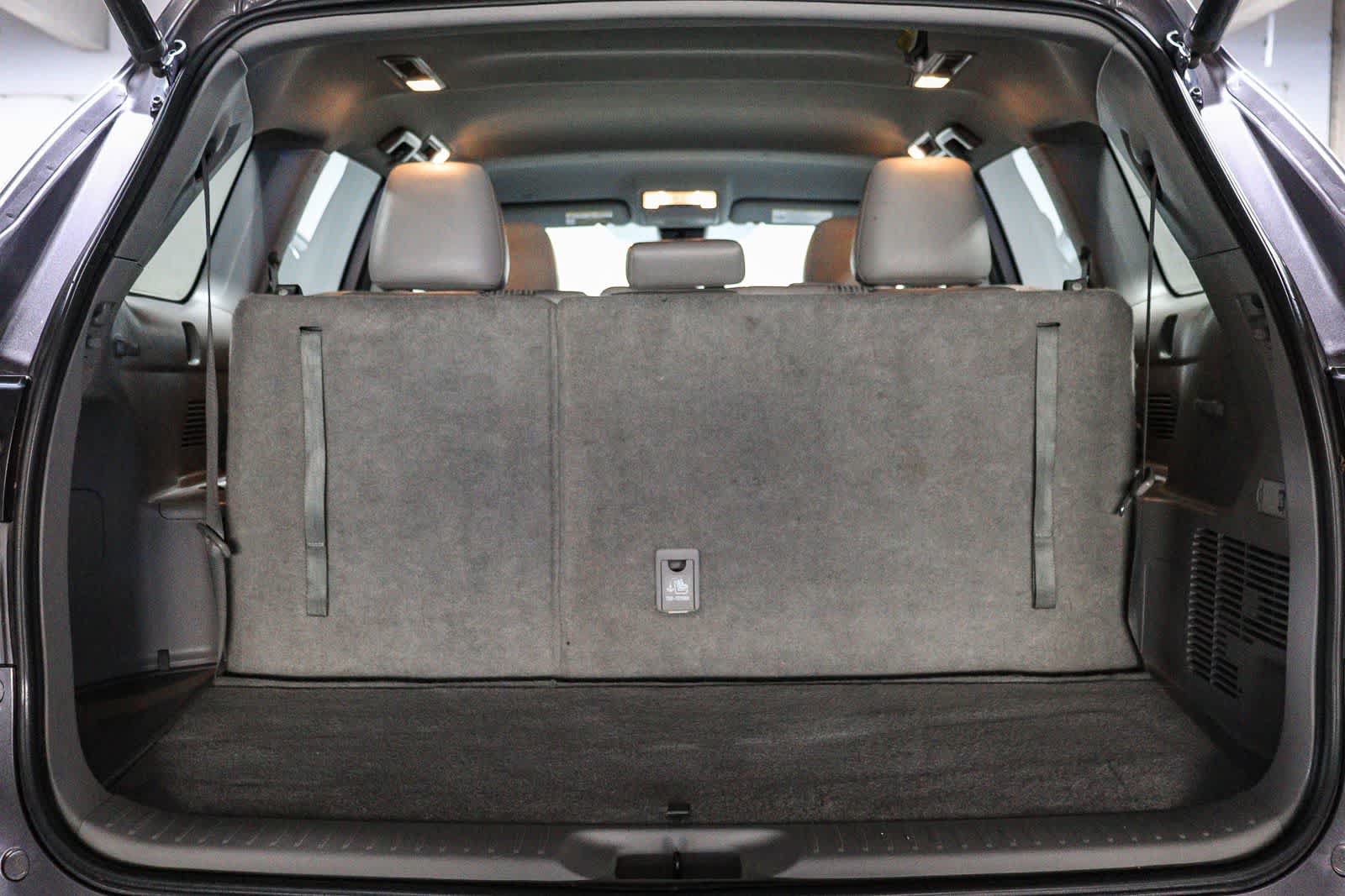 Certified 2019 Toyota Highlander Plus w/ Carpet Mat Package (TMS) FWD image 27
