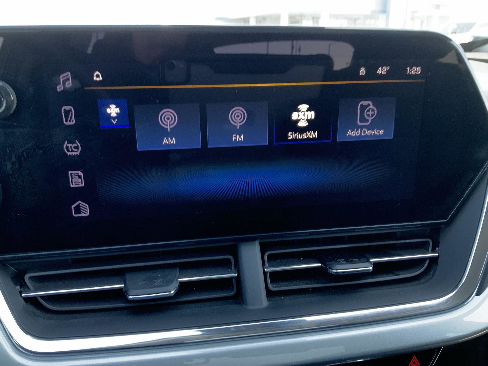 Used 2025 Chevrolet Trax LT w/ LT Convenience Package image 33