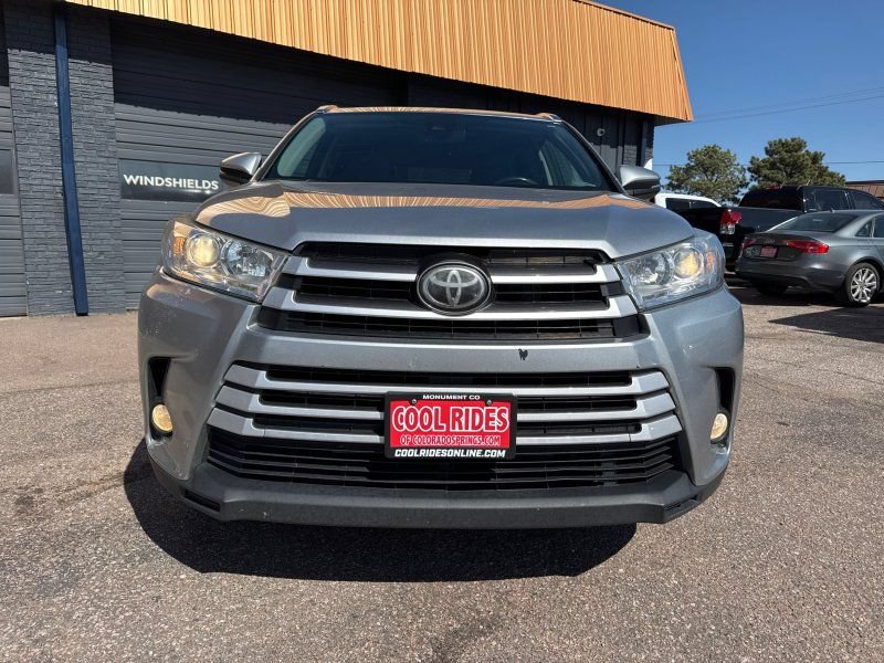 Used 2017 Toyota Highlander XLE AWD/4WD image 8