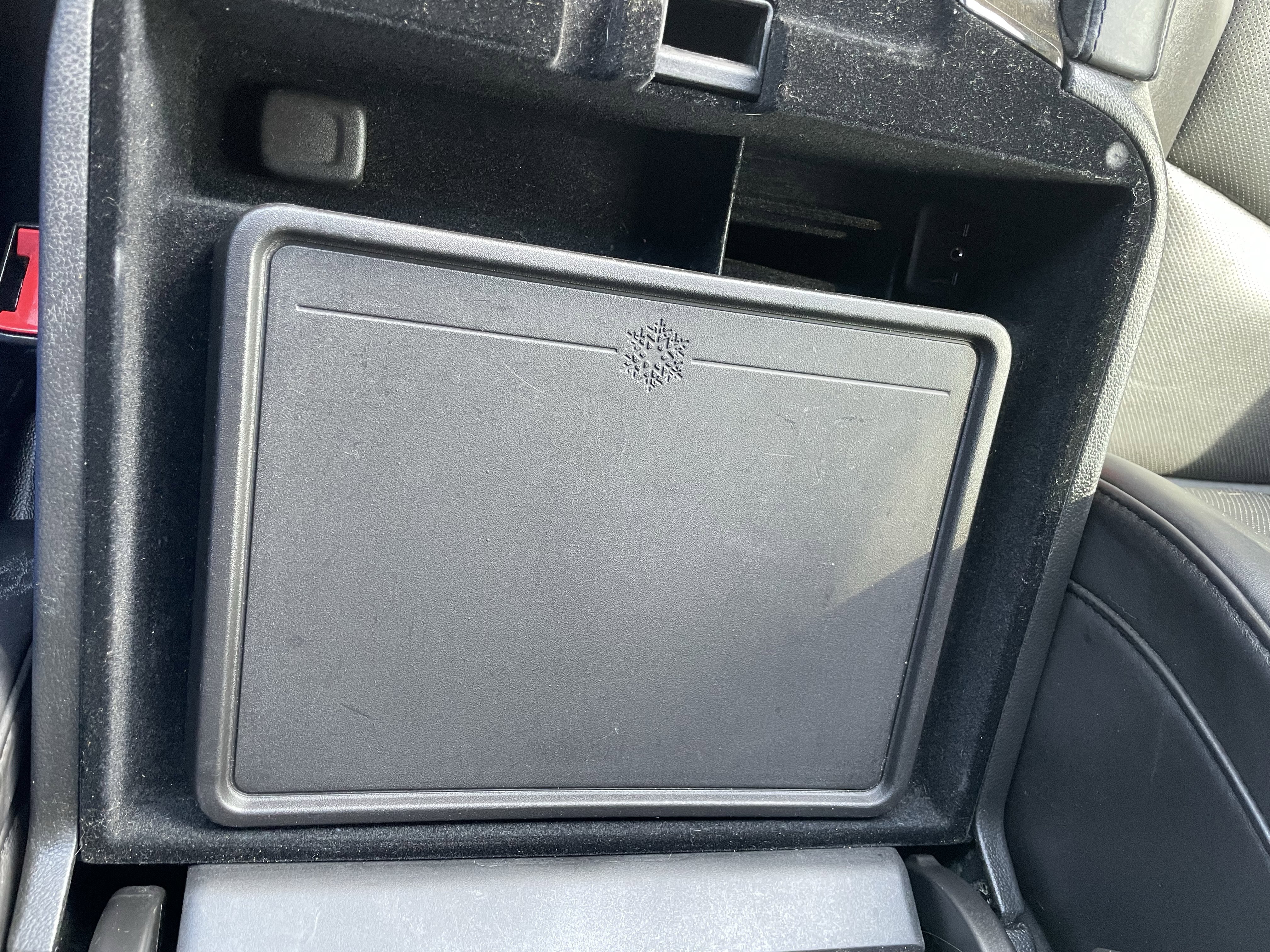 Used 2016 Cadillac Escalade Platinum image 28