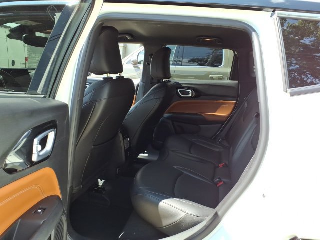 Certified 2025 Jeep Compass Limited w/ Elite Group AWD/4WD image 19