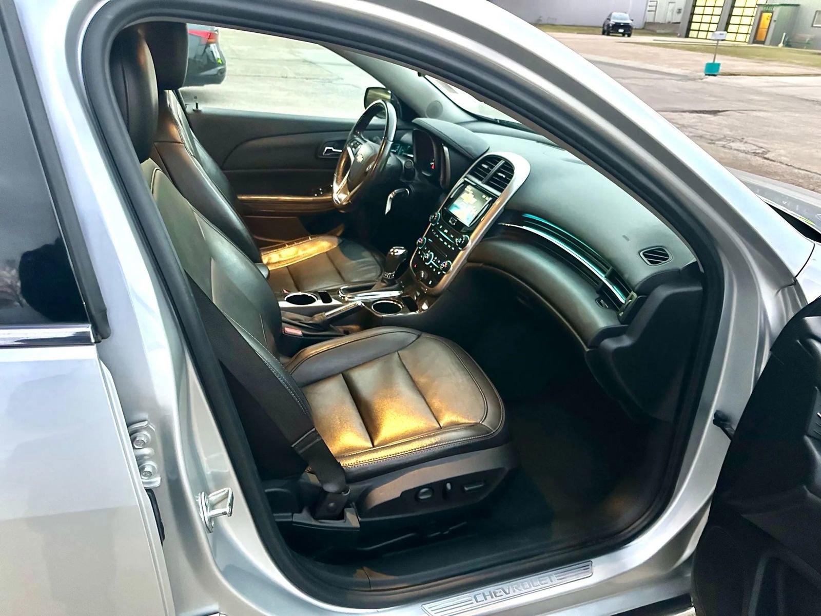 Used 2015 Chevrolet Malibu LTZ image 12