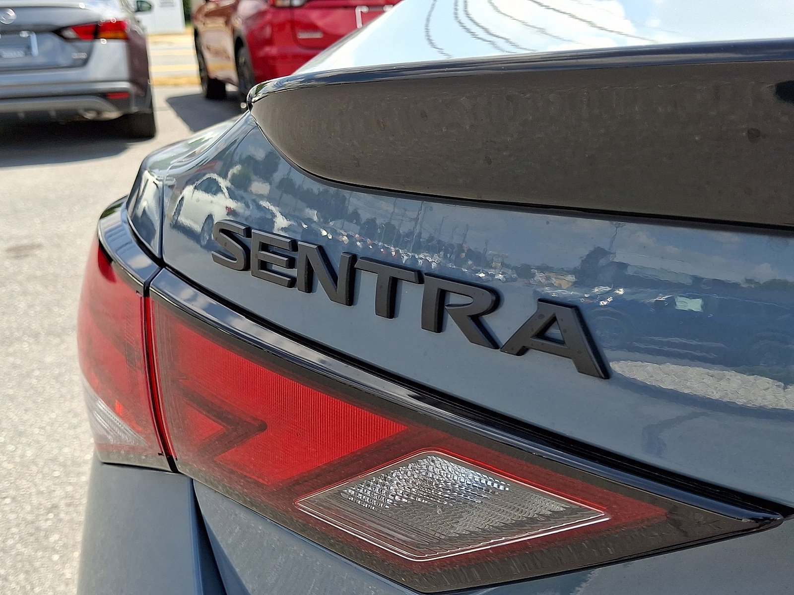 Certified 2025 Nissan Sentra SR w/ Midnight Edition FWD image 29
