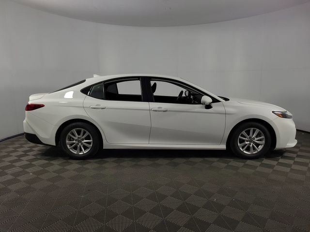 Used 2025 Toyota Camry LE FWD image 10