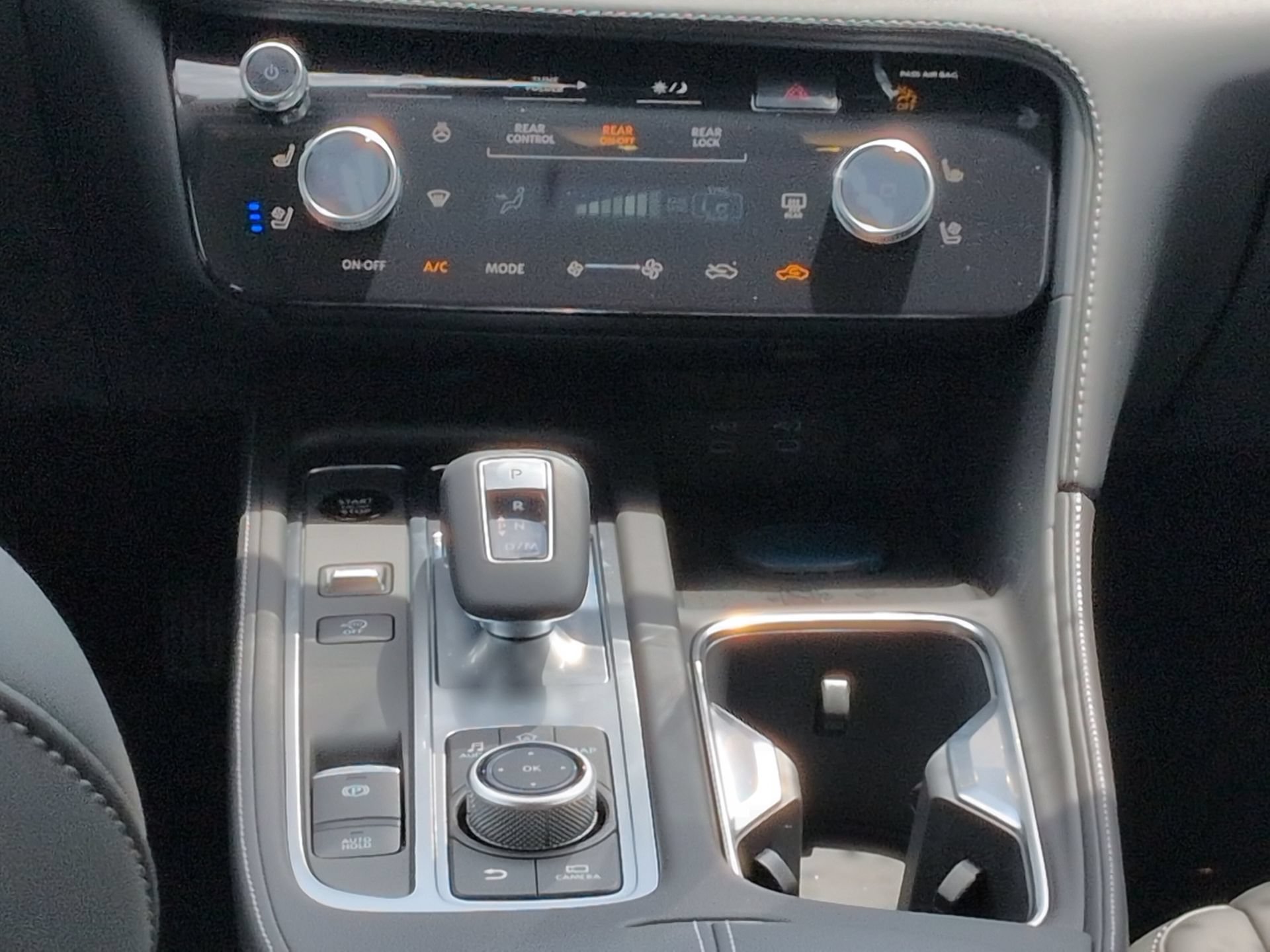 New 2027 INFINITI QX60 Luxe w/ Family Package FWD image 21
