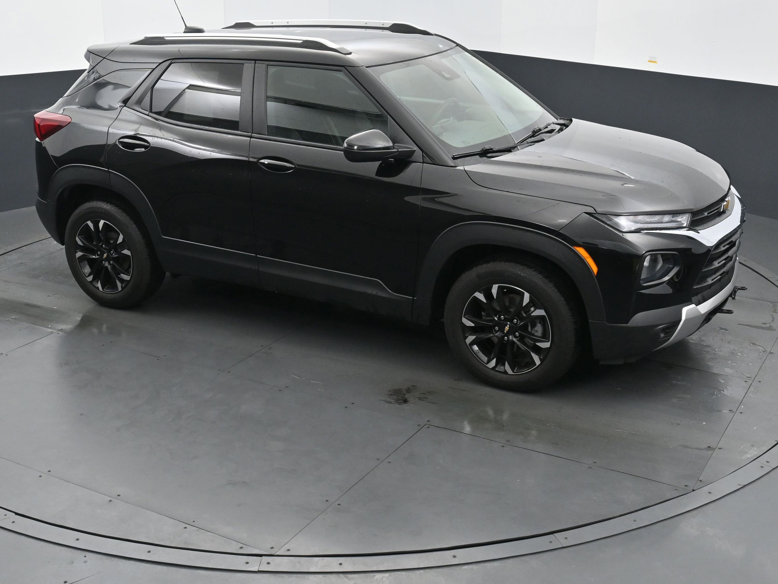 Used 2022 Chevrolet TrailBlazer LT AWD/4WD image 32