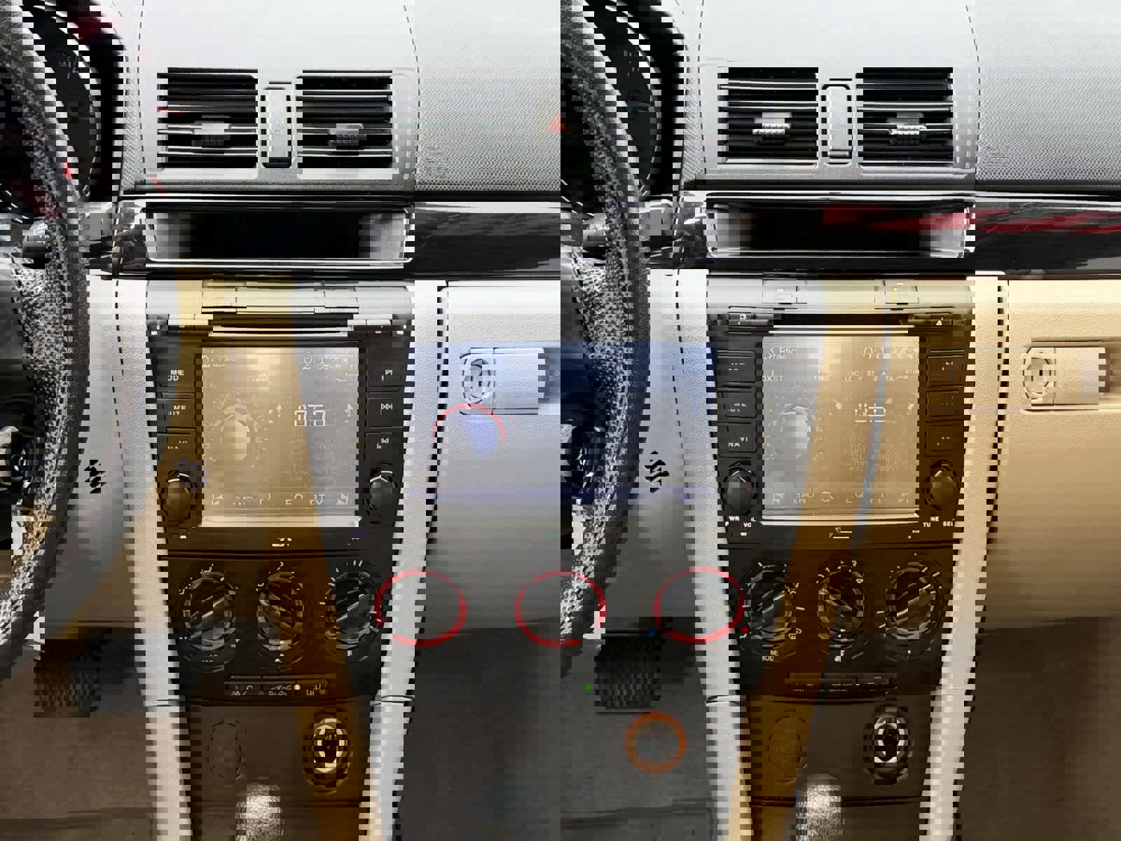 Used 2004 MAZDA MAZDA3 I image 15