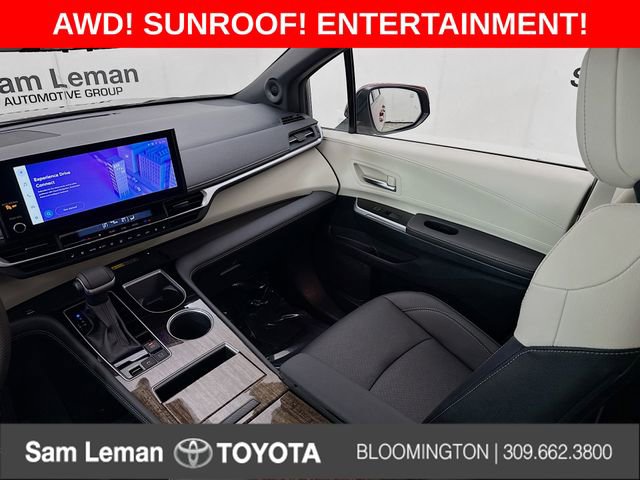 Used 2025 Toyota Sienna Platinum image 25
