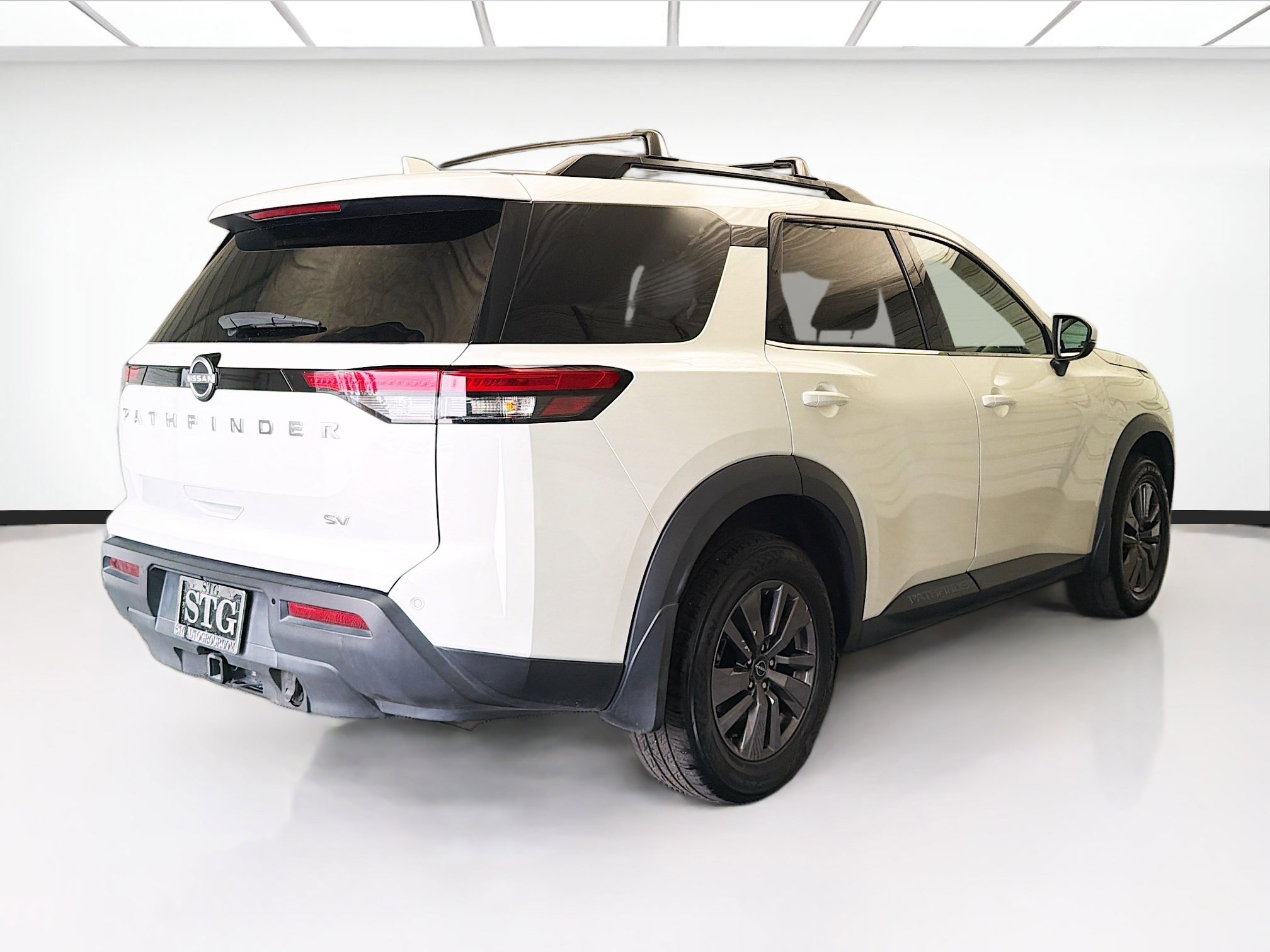 Used 2023 Nissan Pathfinder SV w/ SV Premium Package FWD image 4