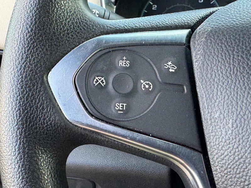 Used 2023 Chevrolet Traverse LS image 18