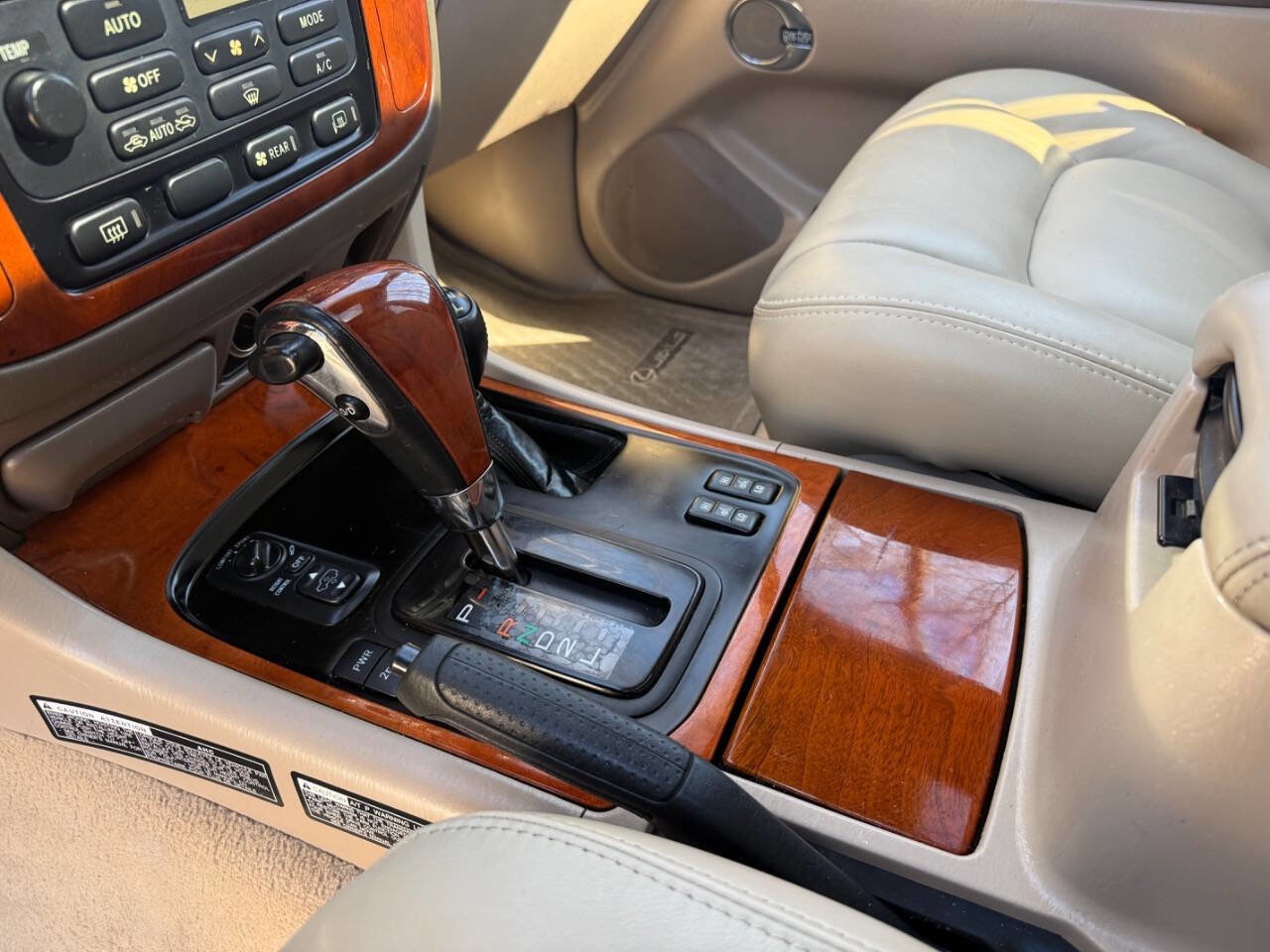 Used 2001 Lexus LX 470 4WD image 24