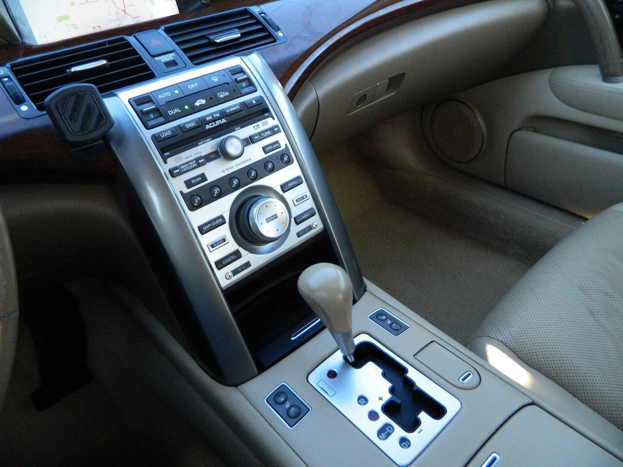 Used 2006 Acura RL image 21