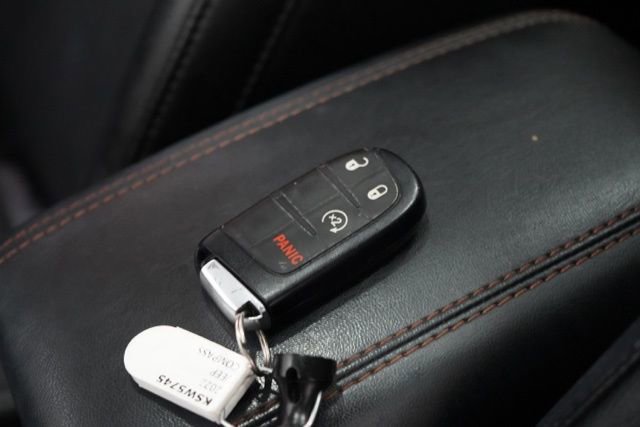 Used 2022 Jeep Compass Limited w/ Sun and Sound Group image 38