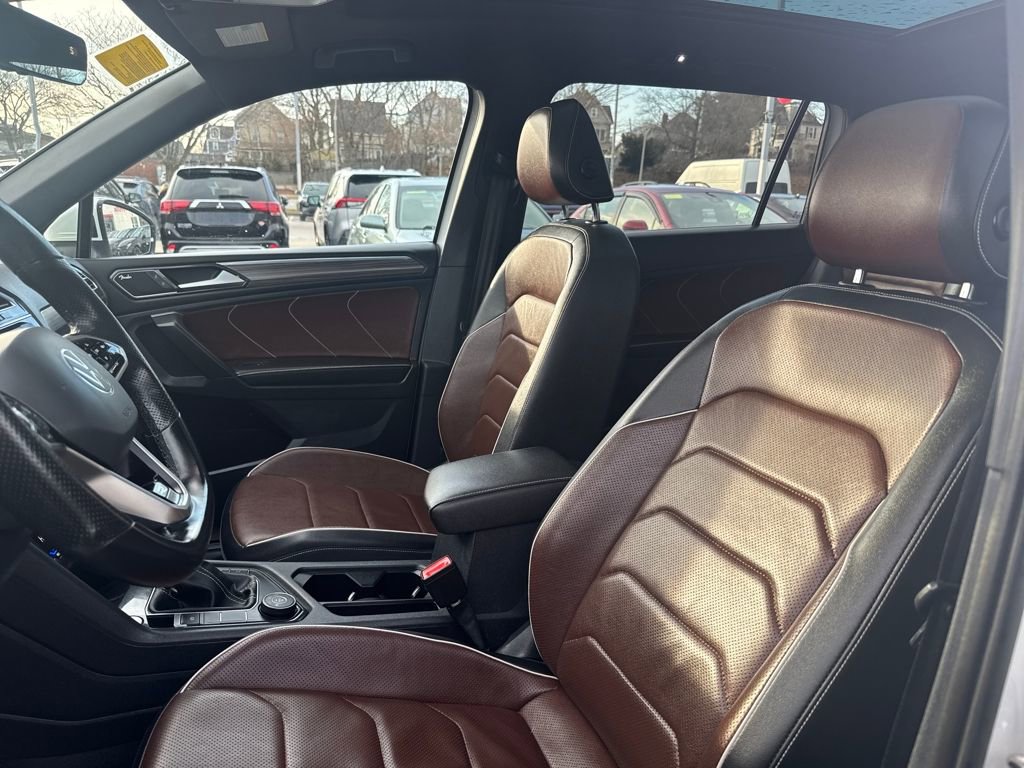 Used 2022 Volkswagen Tiguan SEL R-Line image 16