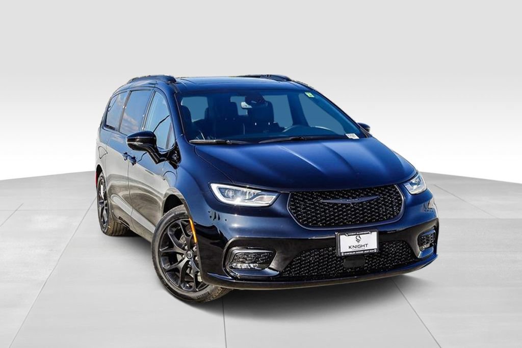 New 2026 Chrysler Pacifica Limited w/ S Appearance Package image 2