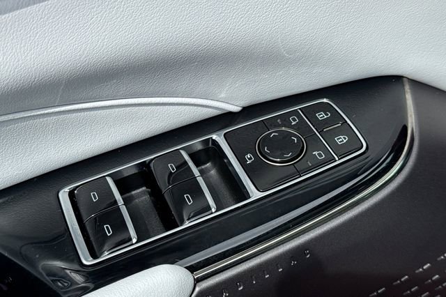 Used 2024 Cadillac Lyriq Sport RWD image 12