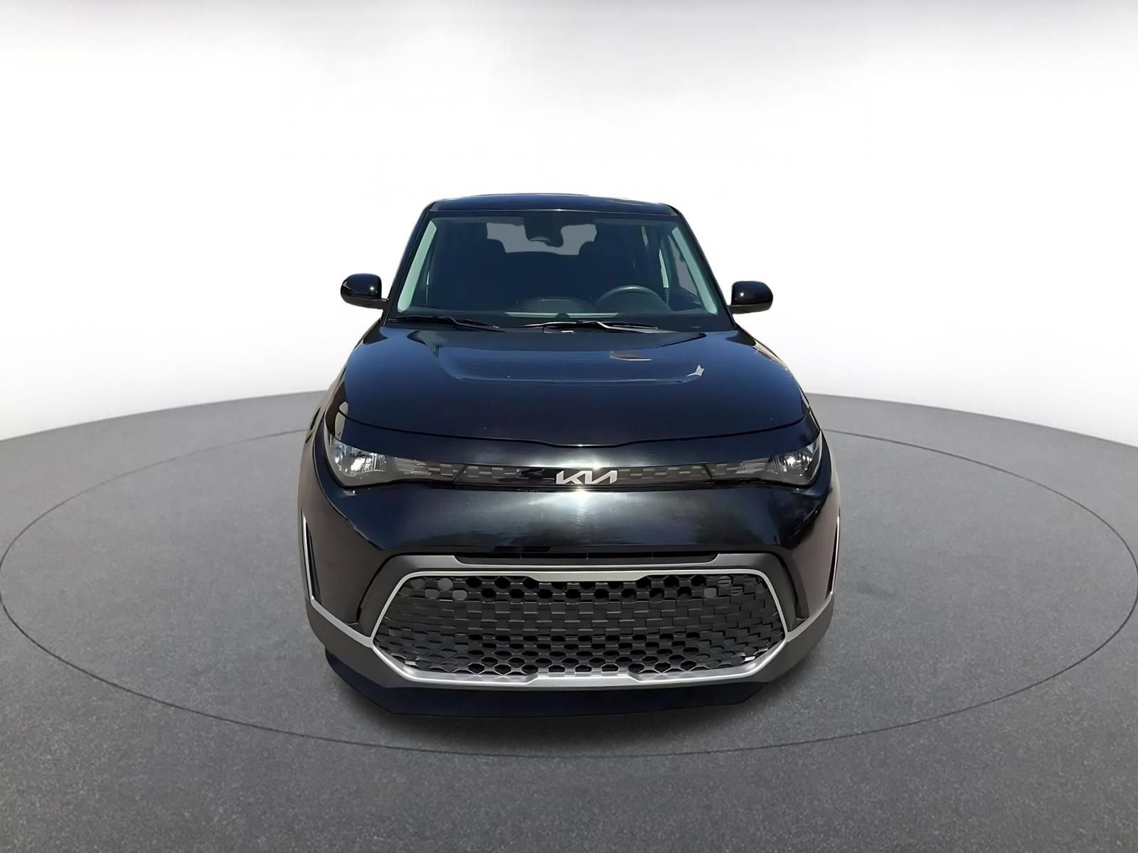 Used 2025 Kia Soul LX w/ LX Technology Package FWD image 4