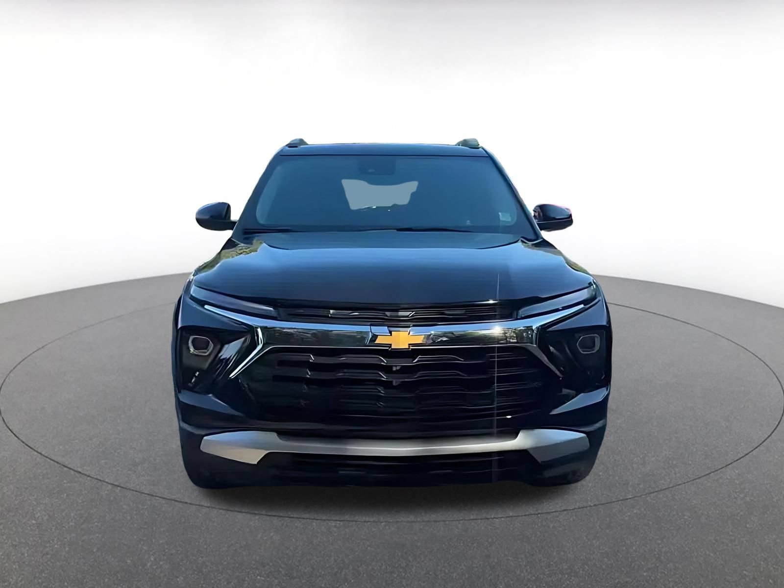 Used 2025 Chevrolet TrailBlazer LT w/ Driver Confidence Package AWD/4WD image 4
