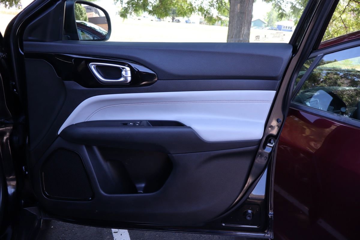 Used 2022 Jeep Compass Limited image 26