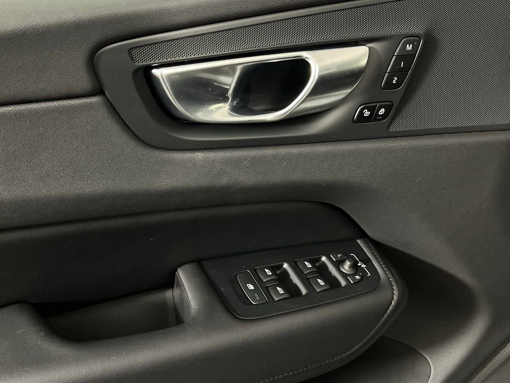 Certified 2025 Volvo XC60 B5 Core w/ Climate Package image 15