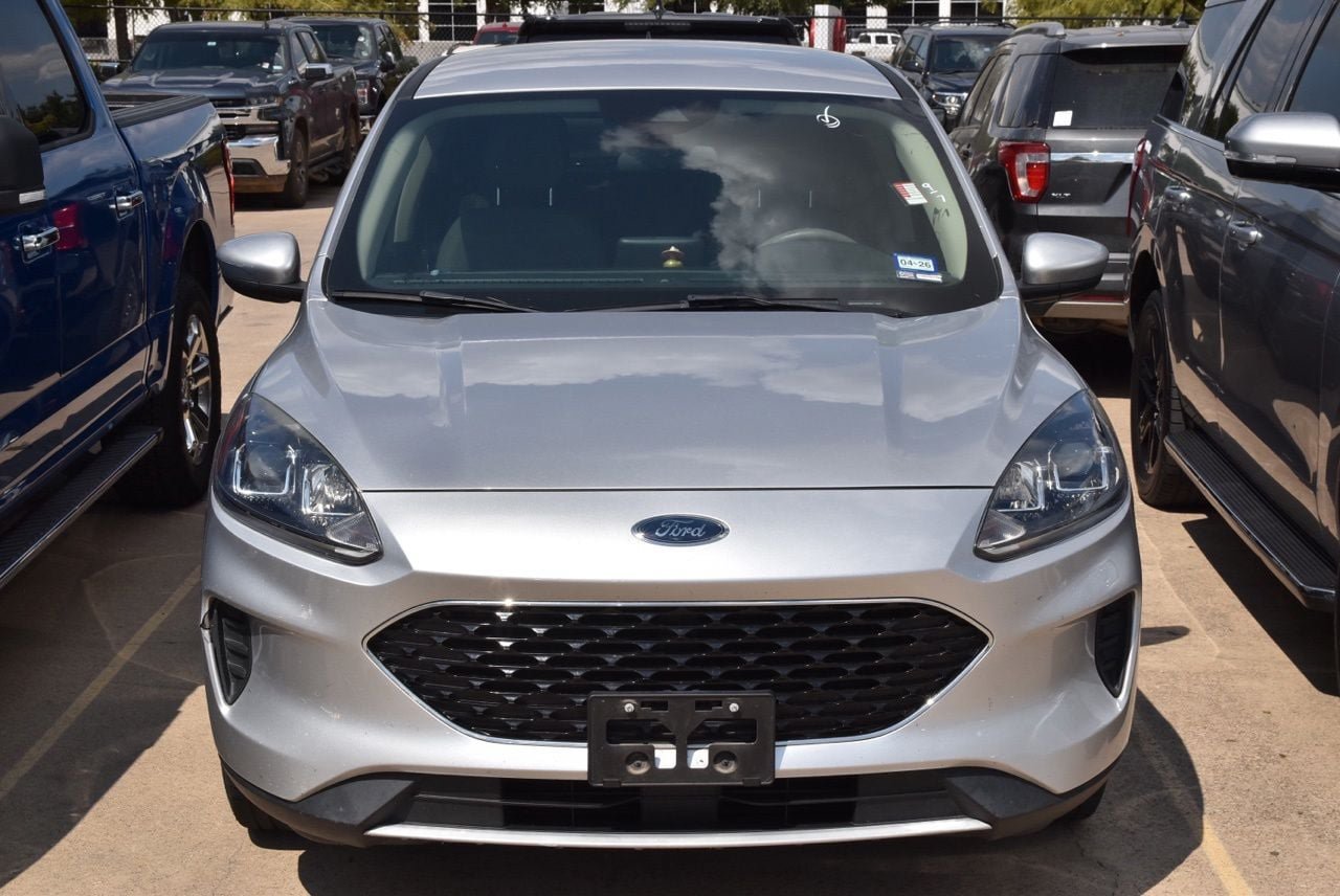Used 2020 Ford Escape SE FWD image 3