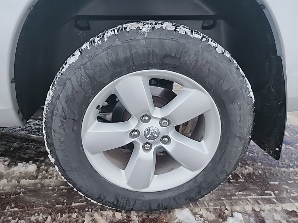 Used 2016 RAM 1500 Express image 34