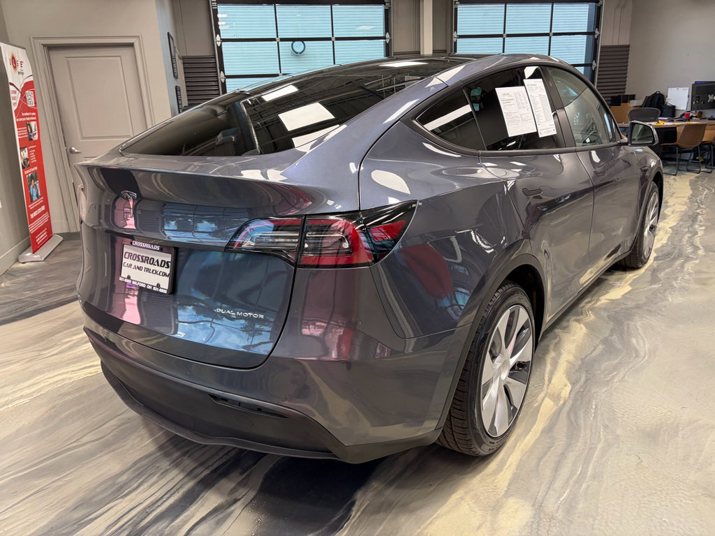 Used 2020 Tesla Model Y Long Range image 29