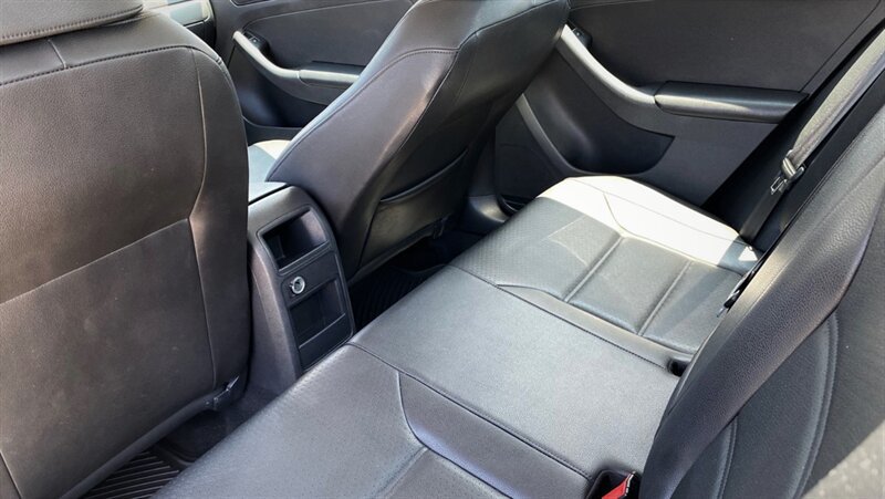 Used 2015 Volkswagen Jetta SE FWD image 12