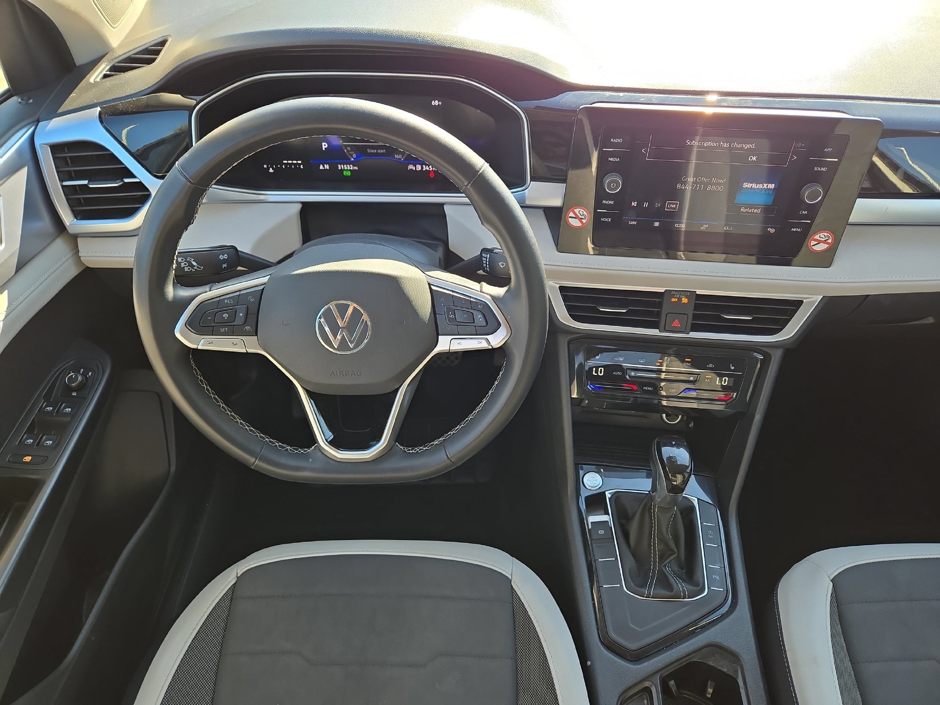 Used 2025 Volkswagen Taos SE FWD image 14
