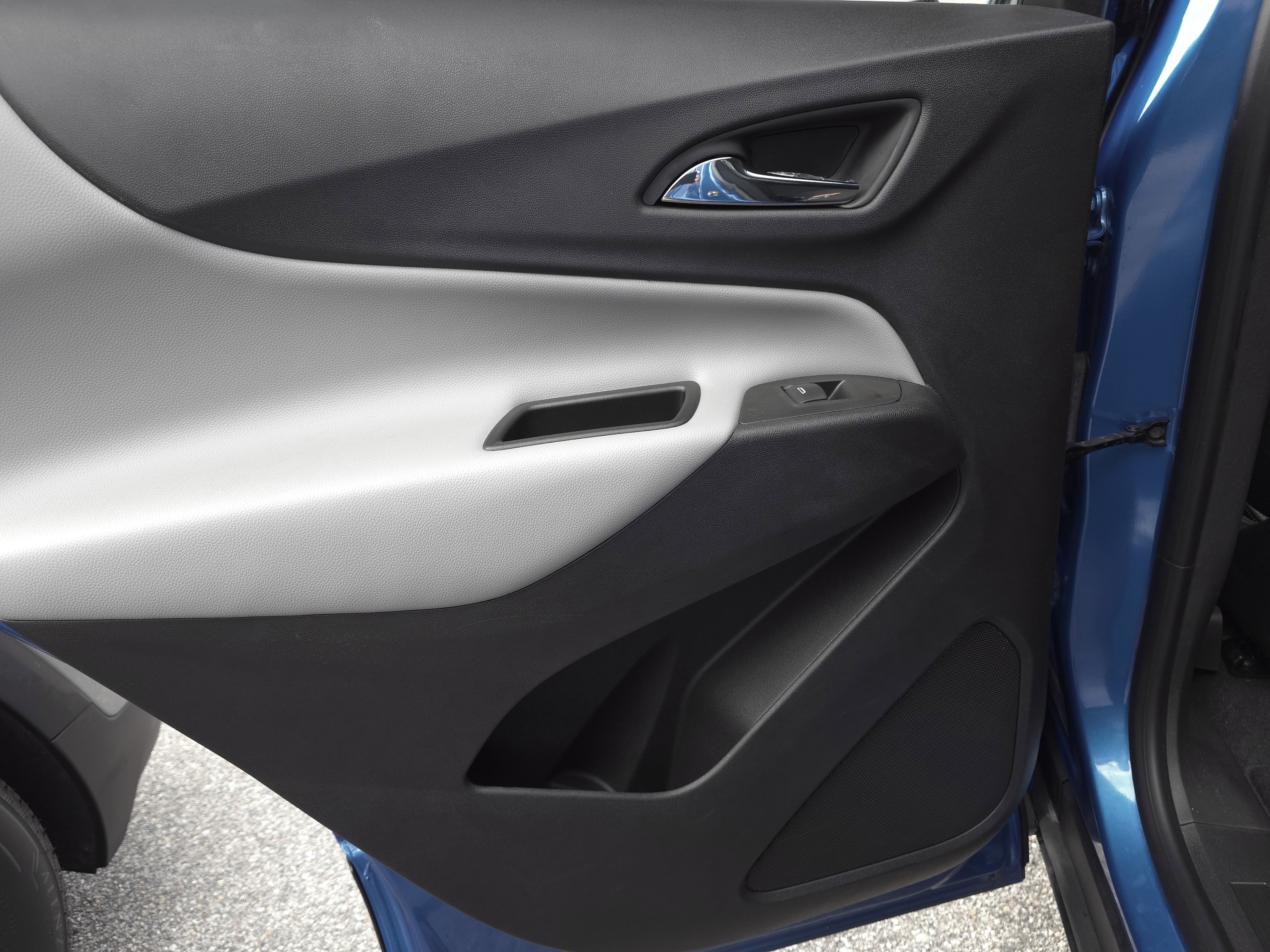 Used 2024 Chevrolet Equinox LS w/ LS Convenience Package image 26