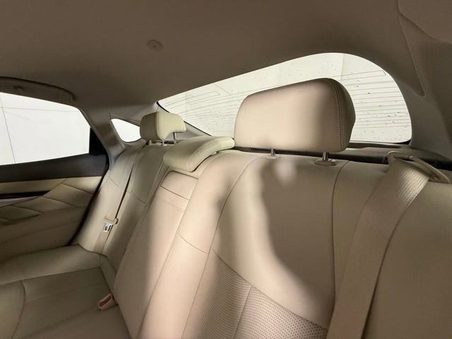Used 2012 INFINITI M37 w/ Premium Pkg image 31