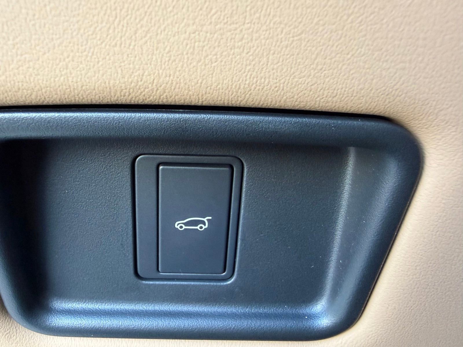 New 2026 Land Rover Range Rover SE image 22