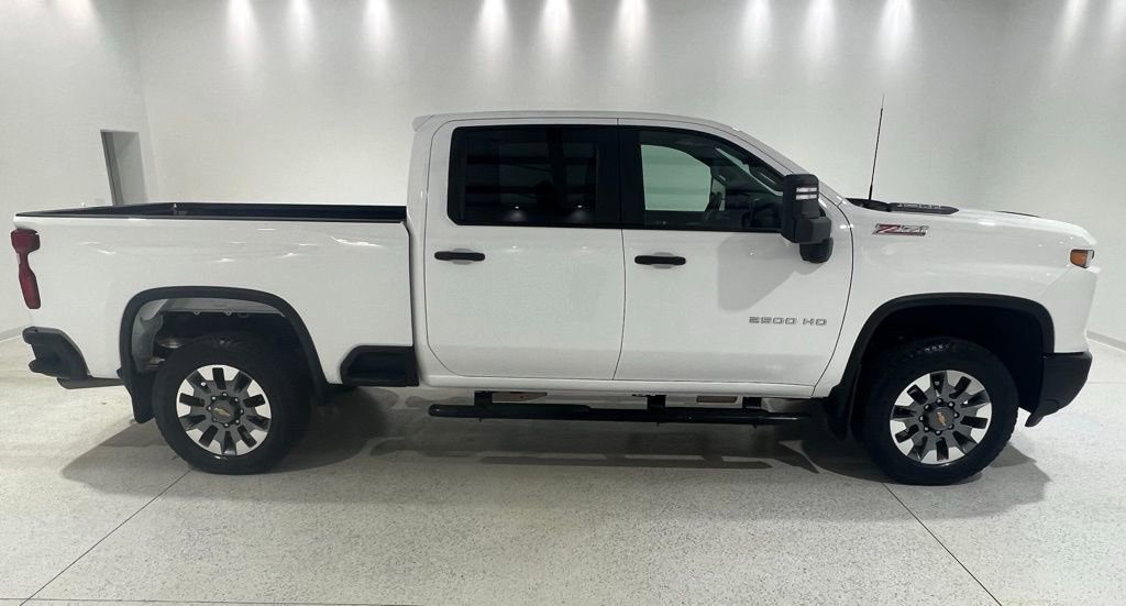 Used 2025 Chevrolet Silverado 2500 Custom w/ Custom Value Package AWD/4WD image 6