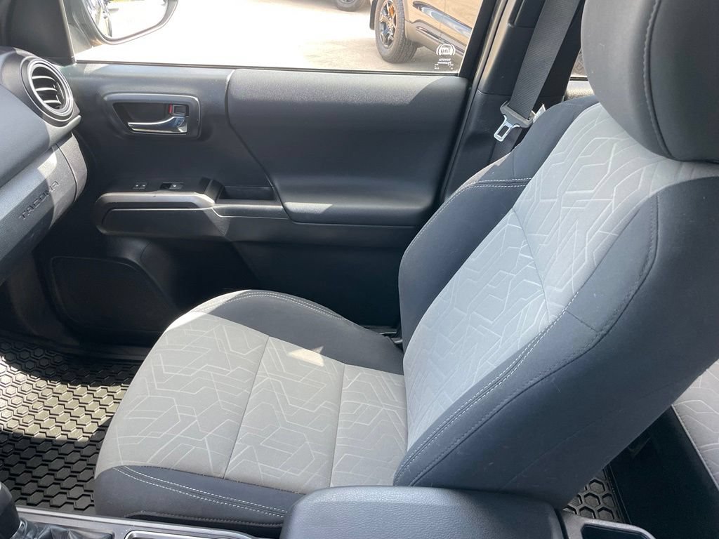 Used 2021 Toyota Tacoma 4x4 Double Cab w/ Tacoma SR5 Package image 19