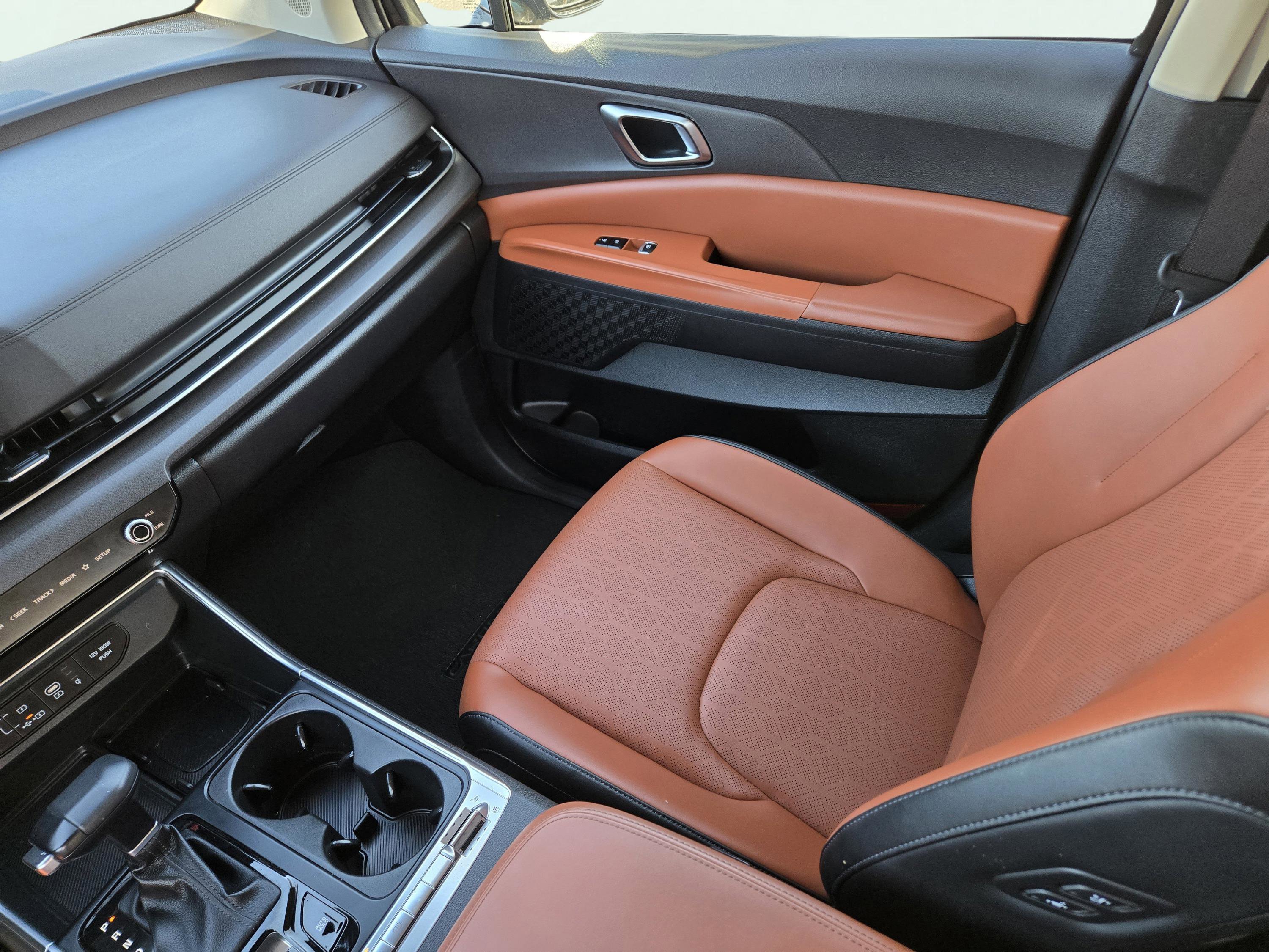 Used 2025 Kia Carnival SX image 20