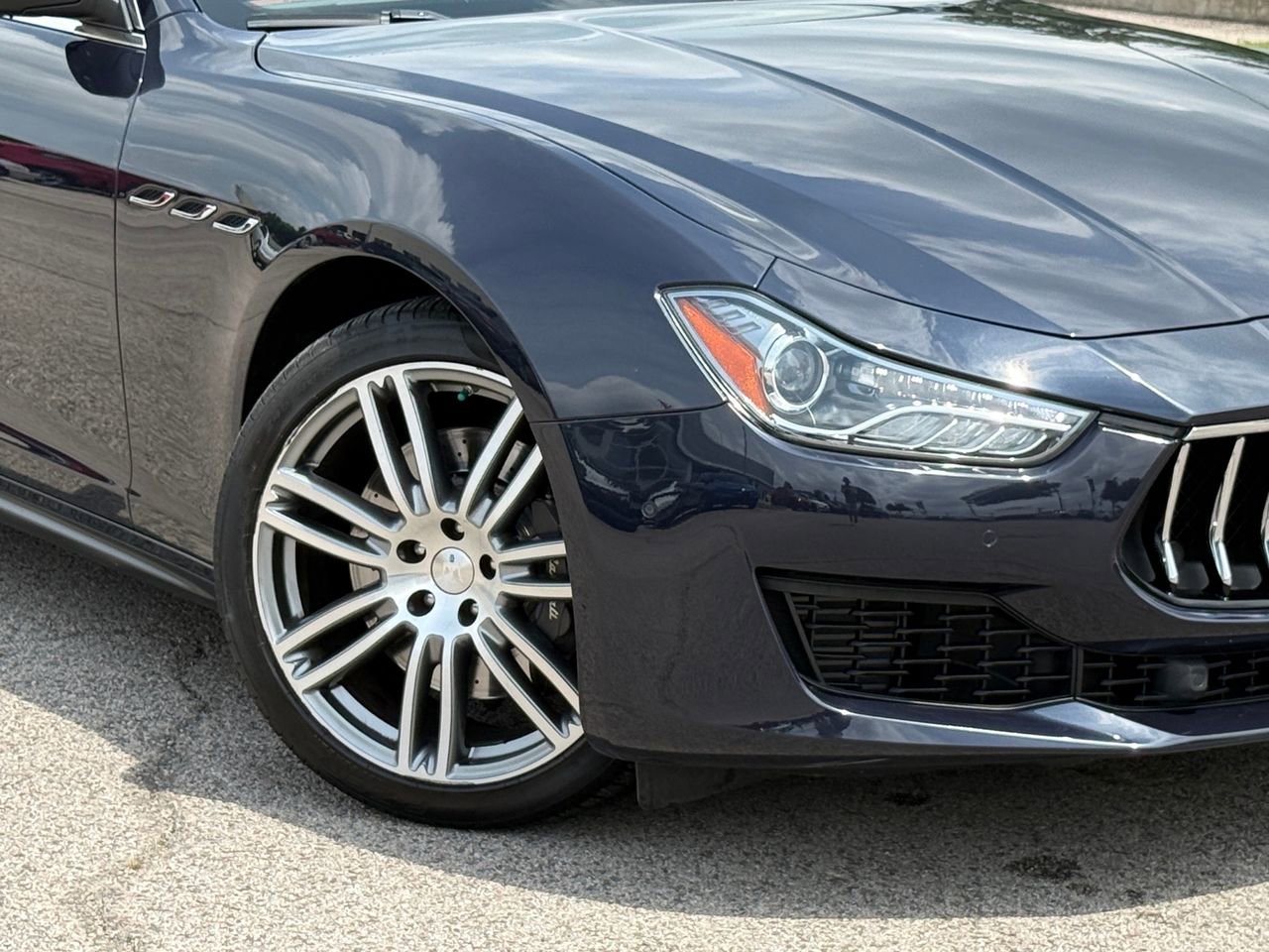 Used 2019 Maserati Ghibli S image 3