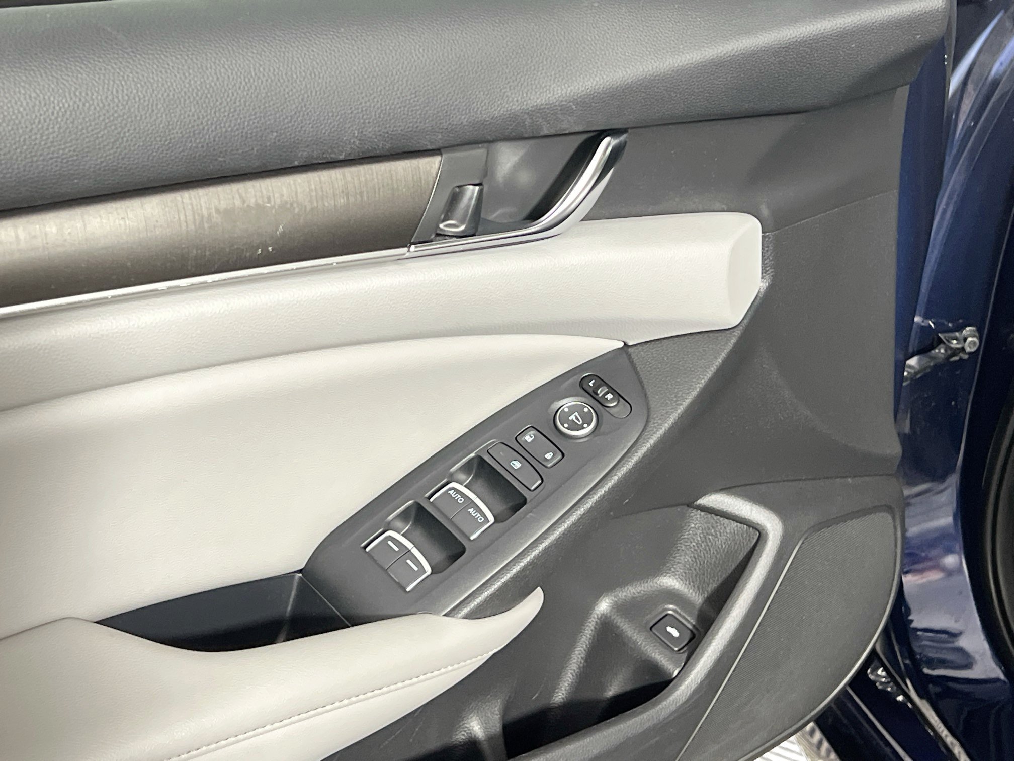 Used 2020 Honda Accord LX image 17