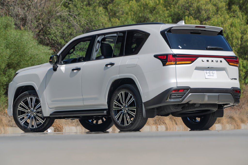 New 2026 Lexus LX 700h Luxury AWD/4WD image 2