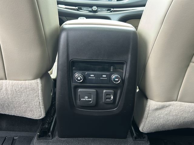 Used 2019 Buick Enclave Essence image 32