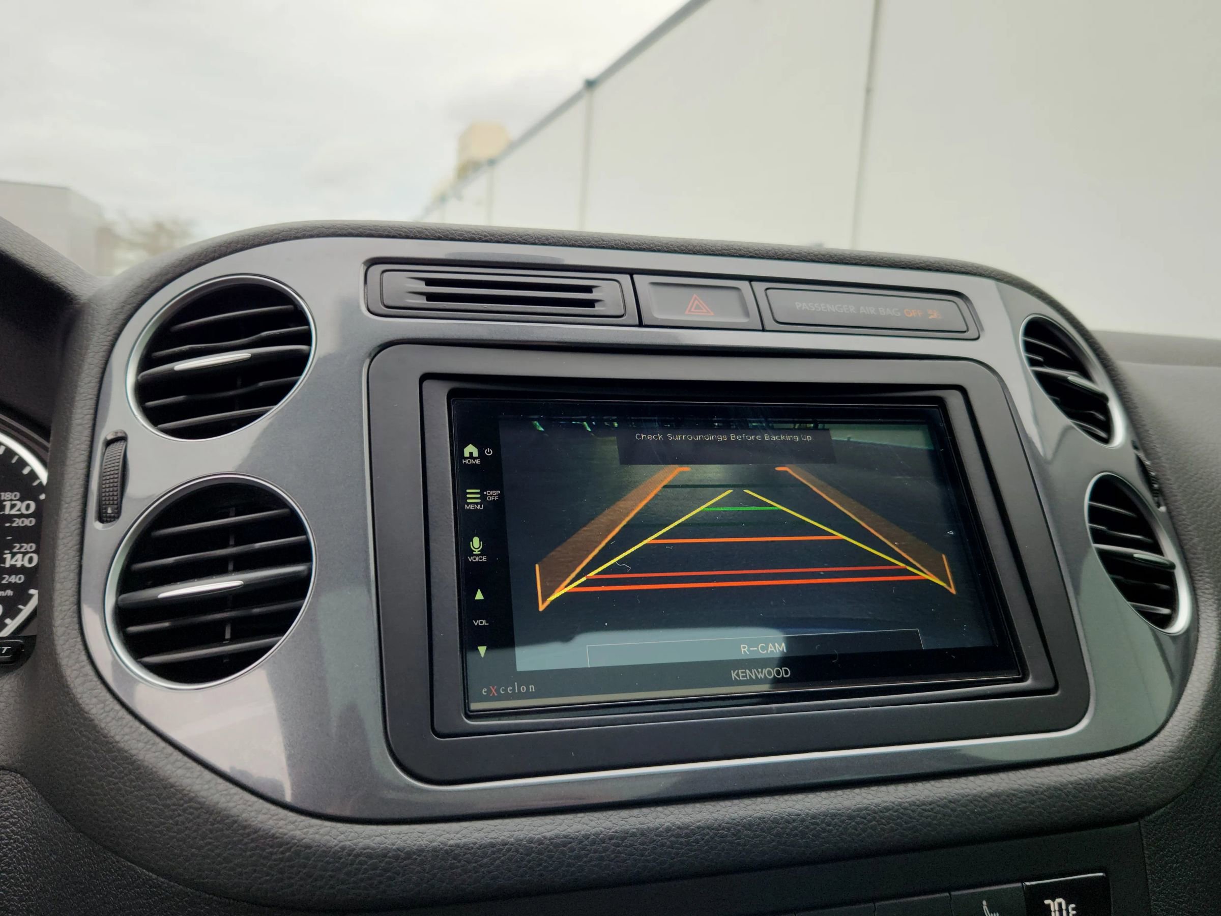 Used 2016 Volkswagen Tiguan SEL image 15