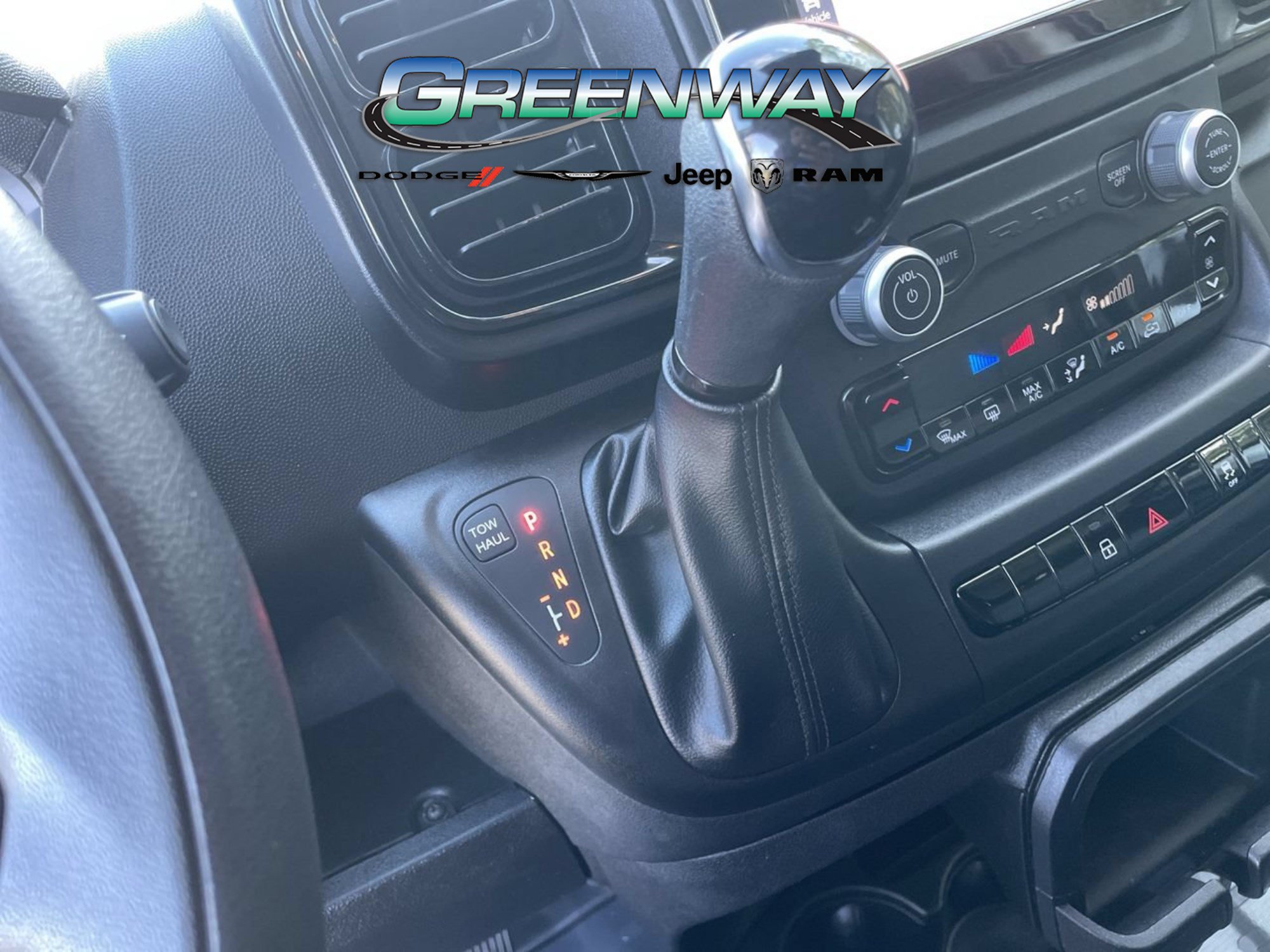 Used 2025 RAM ProMaster 2500 w/ U-Haul Equipment Group FWD image 22
