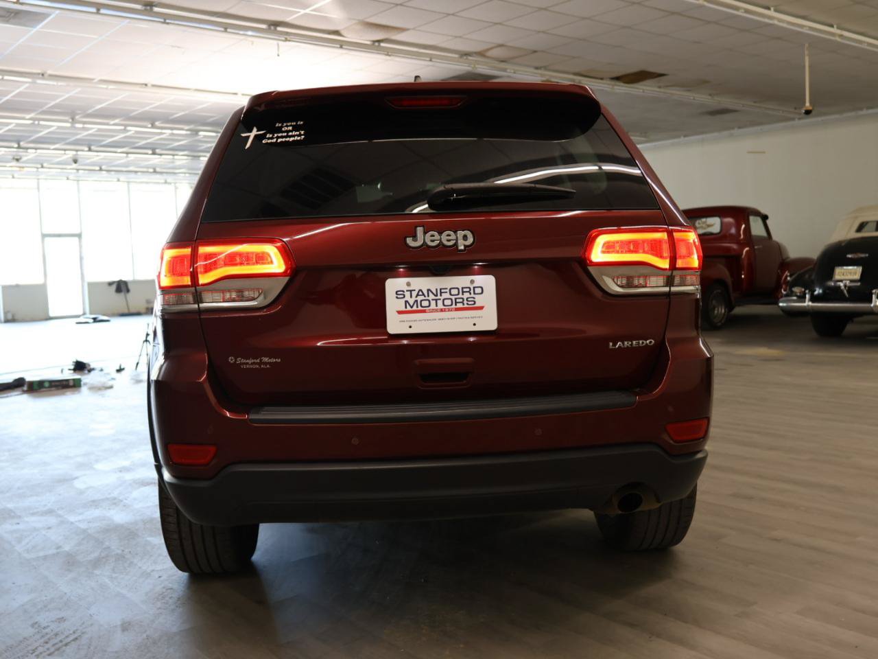 Used 2019 Jeep Grand Cherokee Laredo w/ 18" Wheel & 8.4" Radio Group RWD image 8