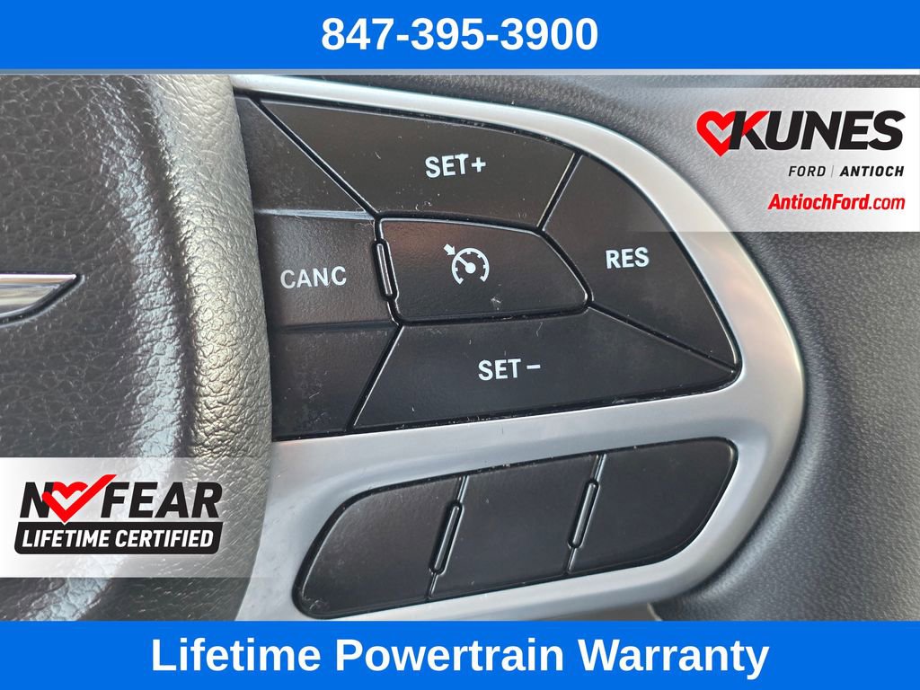 Used 2022 Chrysler Voyager LX image 35