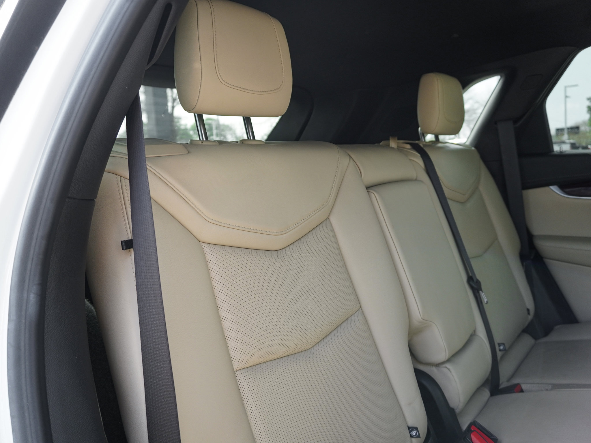 Used 2018 Cadillac XT5 Luxury w/ Driver Awareness Package image 33