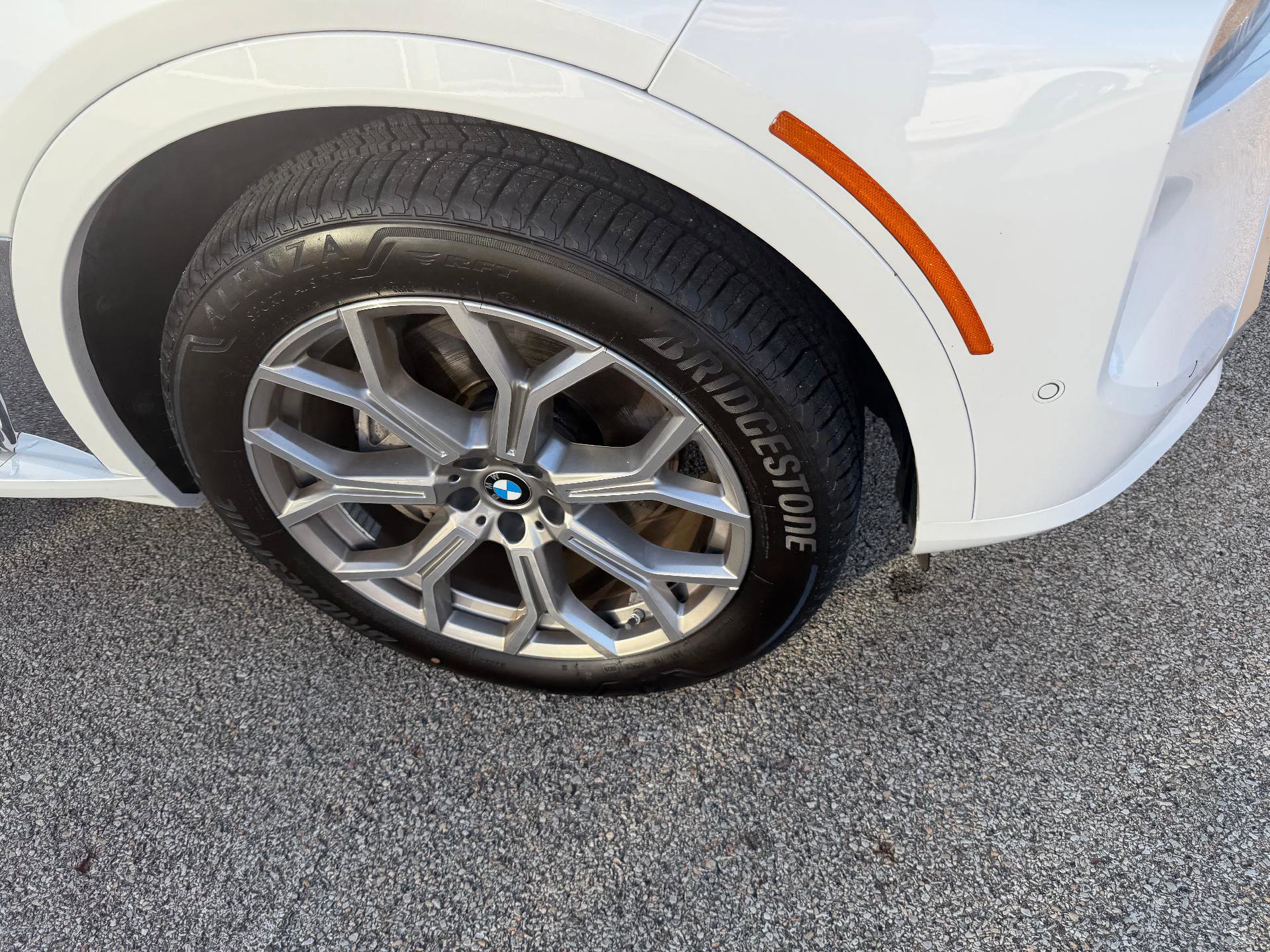Used 2024 BMW X7 xDrive40i w/ Premium Package AWD/4WD image 10